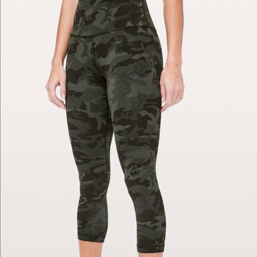 Lululemon Align Crop 21” Leggings Incognito Gator Green Camo Size 6 EEUC!